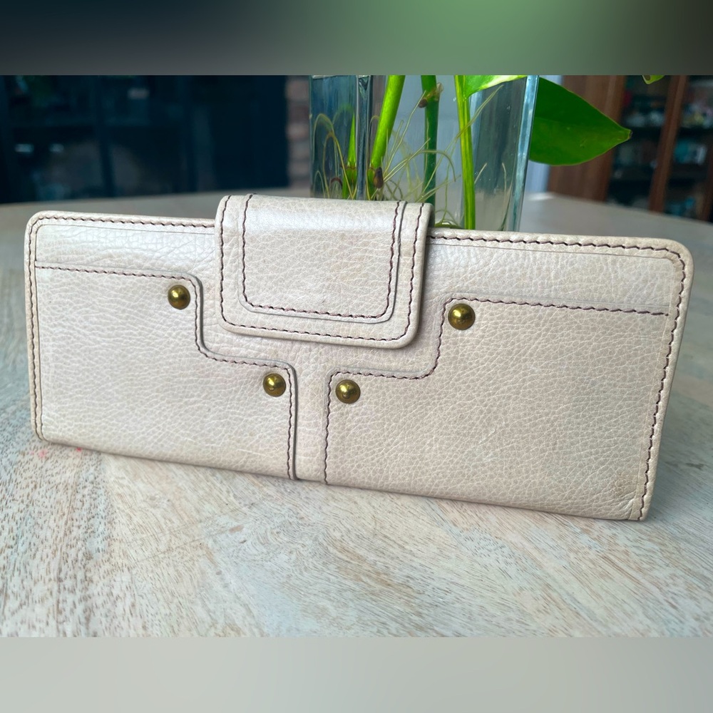 FOSSIL 54 🔥 leather tab wallet Never Used cream off-white bone